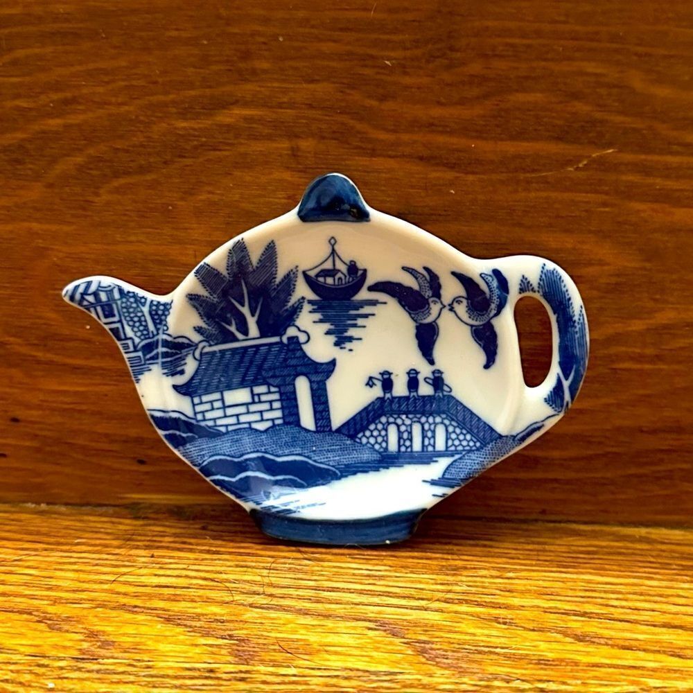 Vintage HIC Japan Blue and White Willow Teapot Shaped Dish teabag or spoon plate